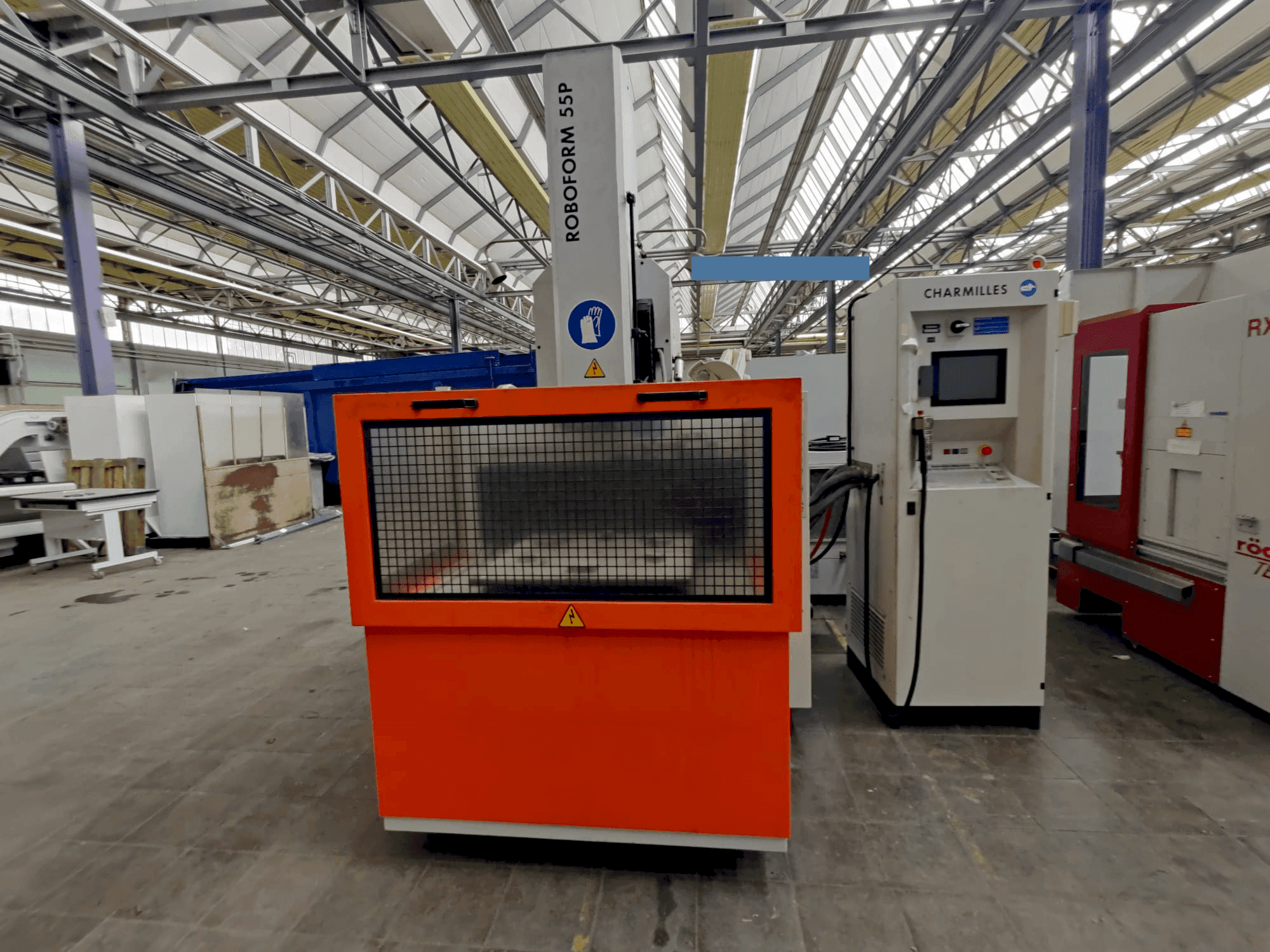 Vista frontale della macchina CHARMILLES ROBOFORM 55P