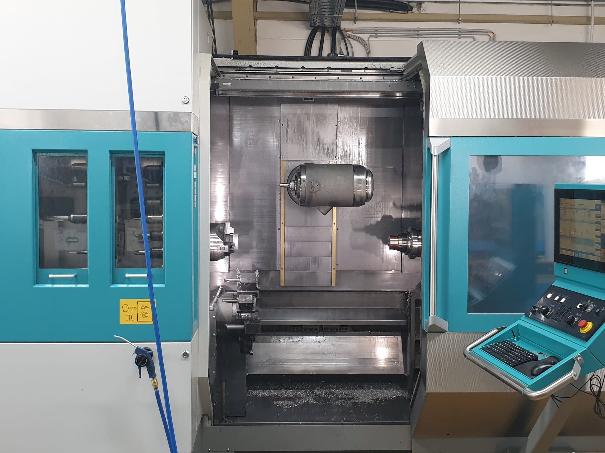 Vista frontale della macchina Index G220