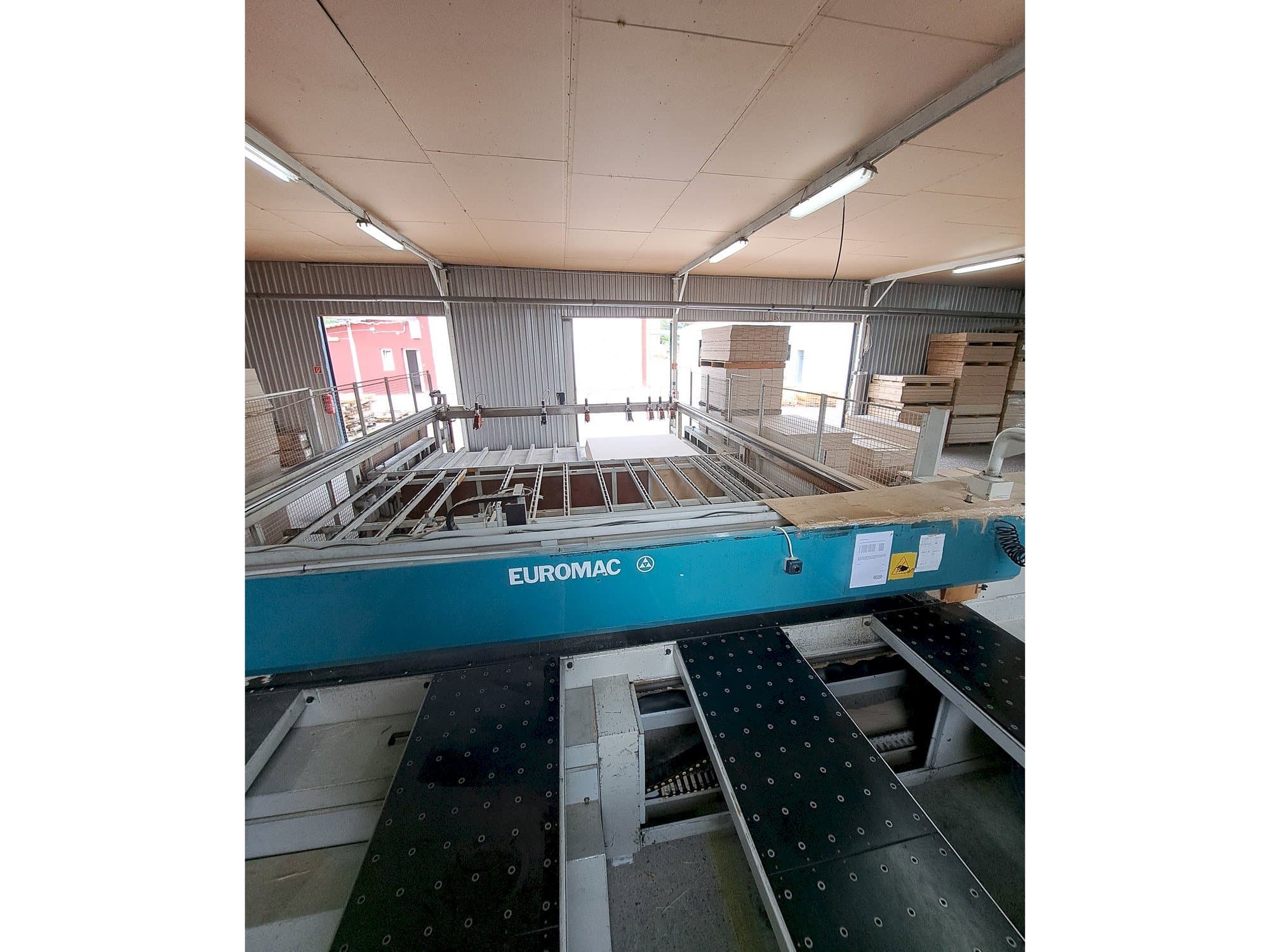 Vista frontale della macchina Euromac LOGICA PINZE TAVOLA 4500