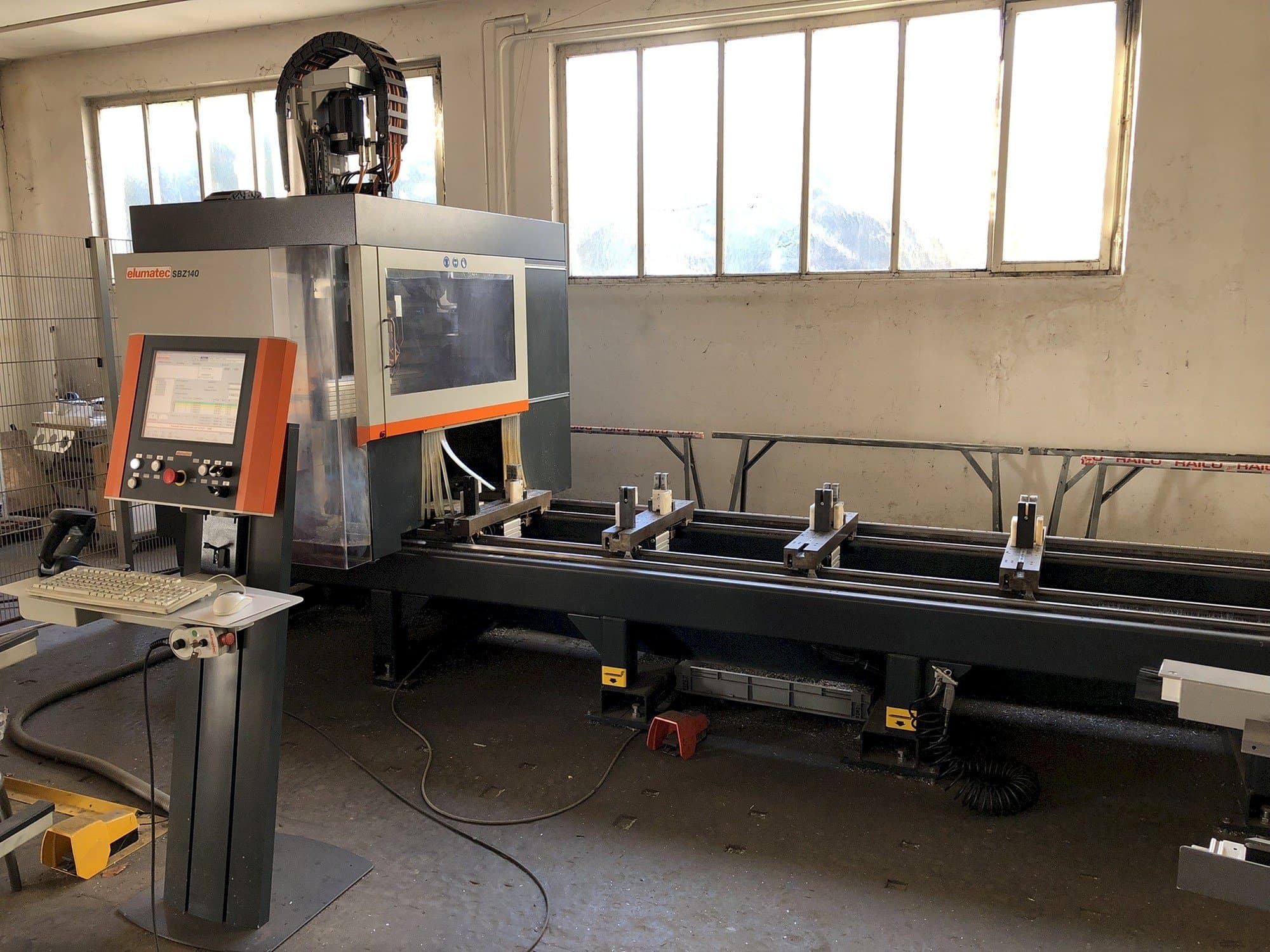 Vista frontale della macchina Elumatec SBZ 140/60