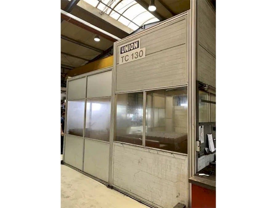 Vista frontale della macchina UNION TC 130