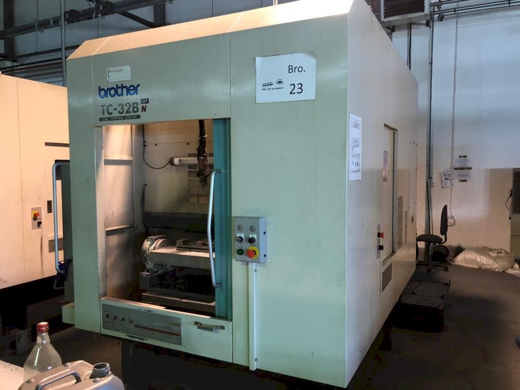 Vista frontale della macchina Brother TC 32B