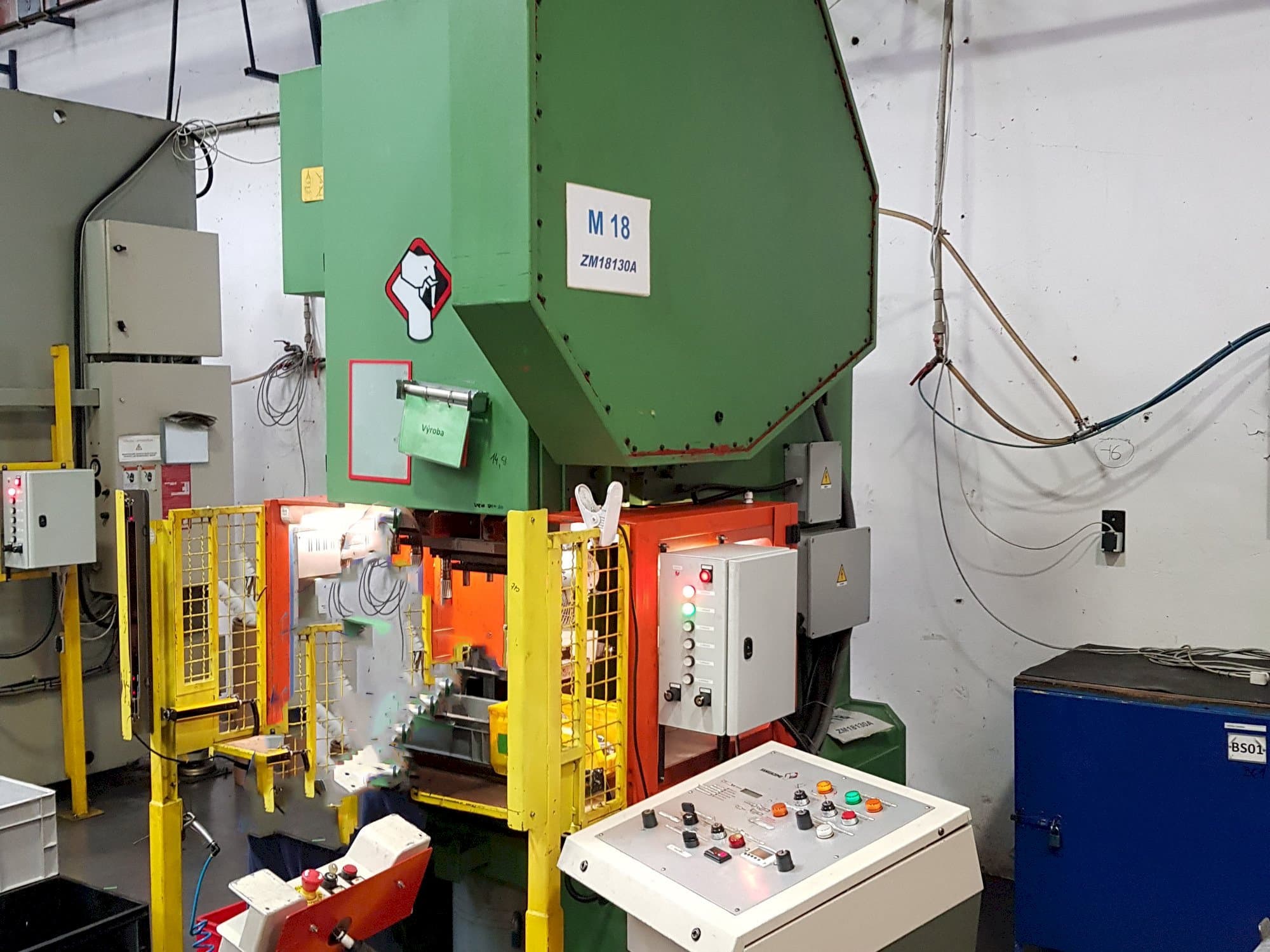 Vista frontale della macchina Giacomo									 T 130R