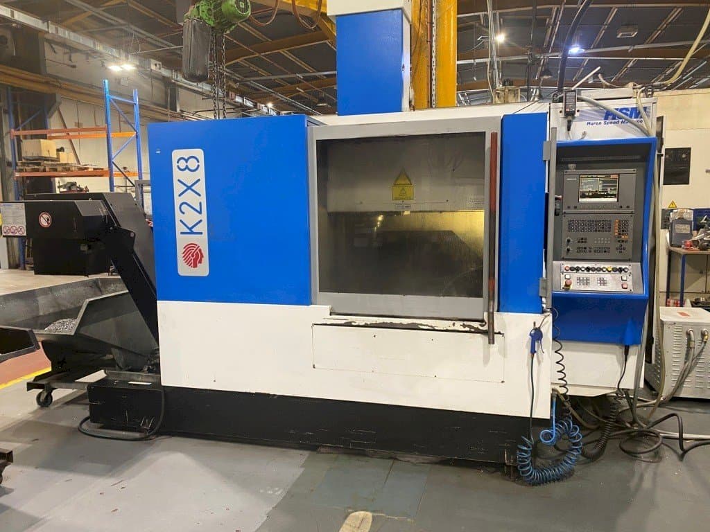 Vista frontale della macchina Huron K2X8