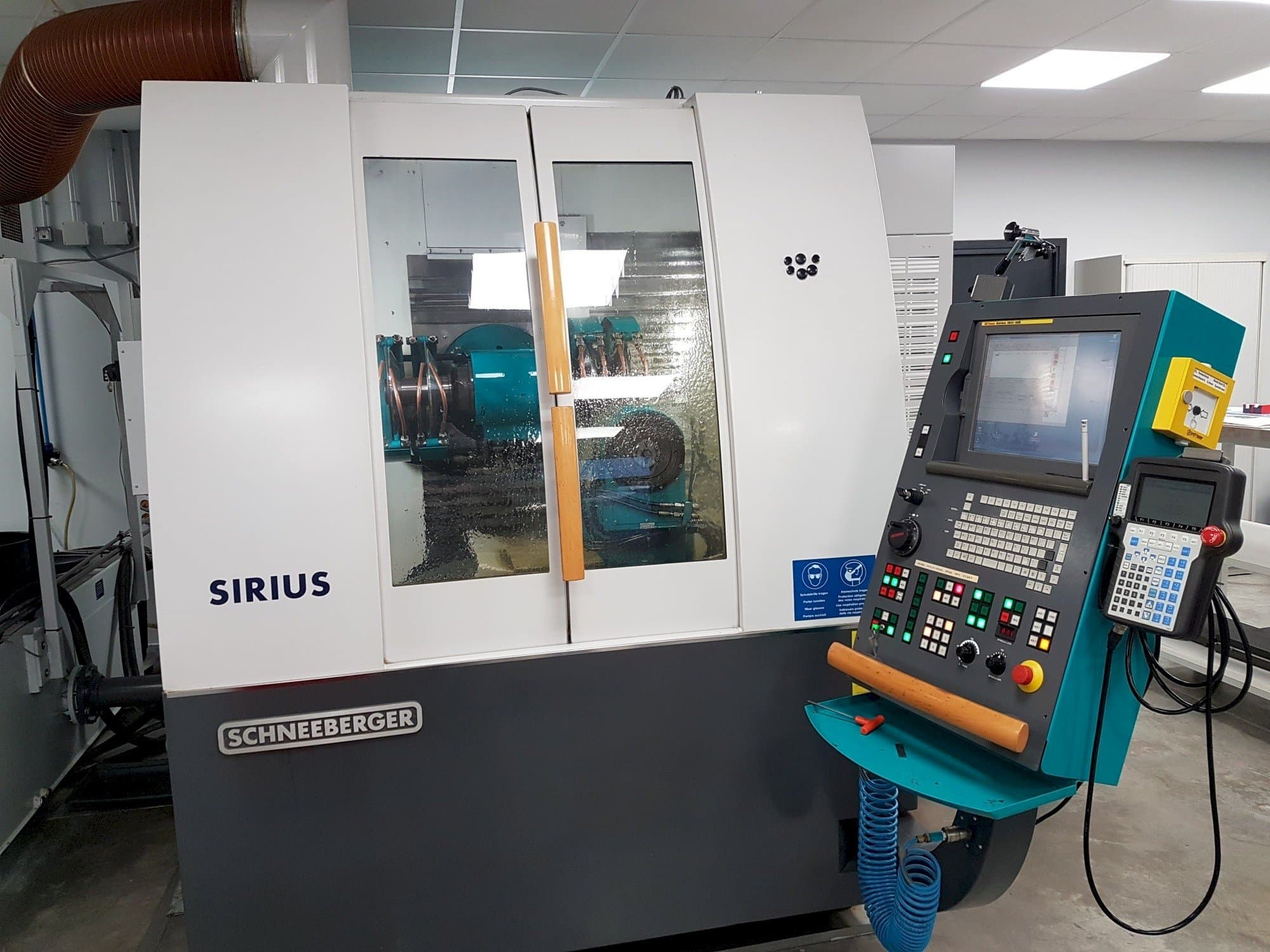 Vista frontale della macchina Schneeberger Sirius HPM