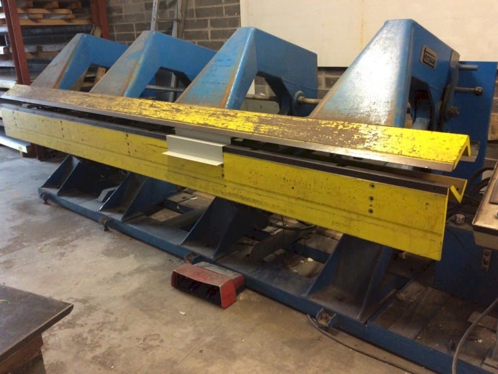 Vista frontale della macchina Tensol P200-4