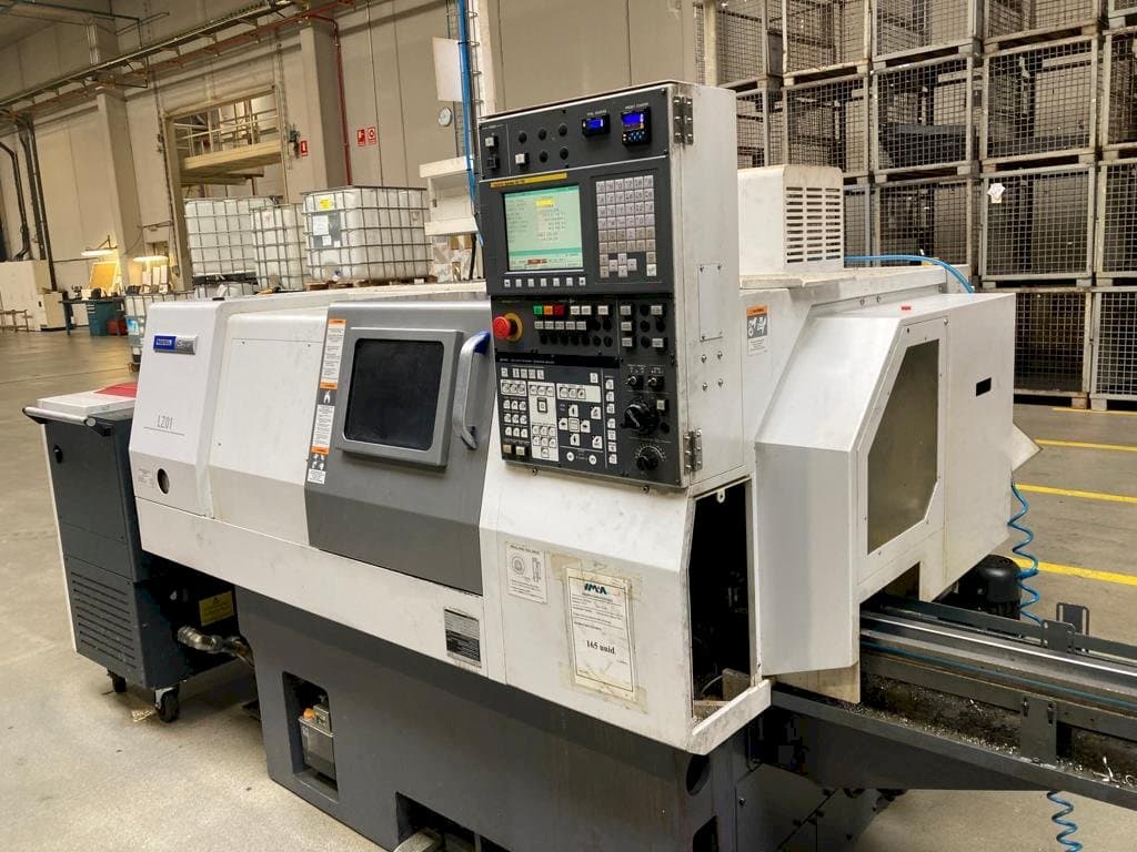 Vista frontale della macchina Miyano LZ-01RY2