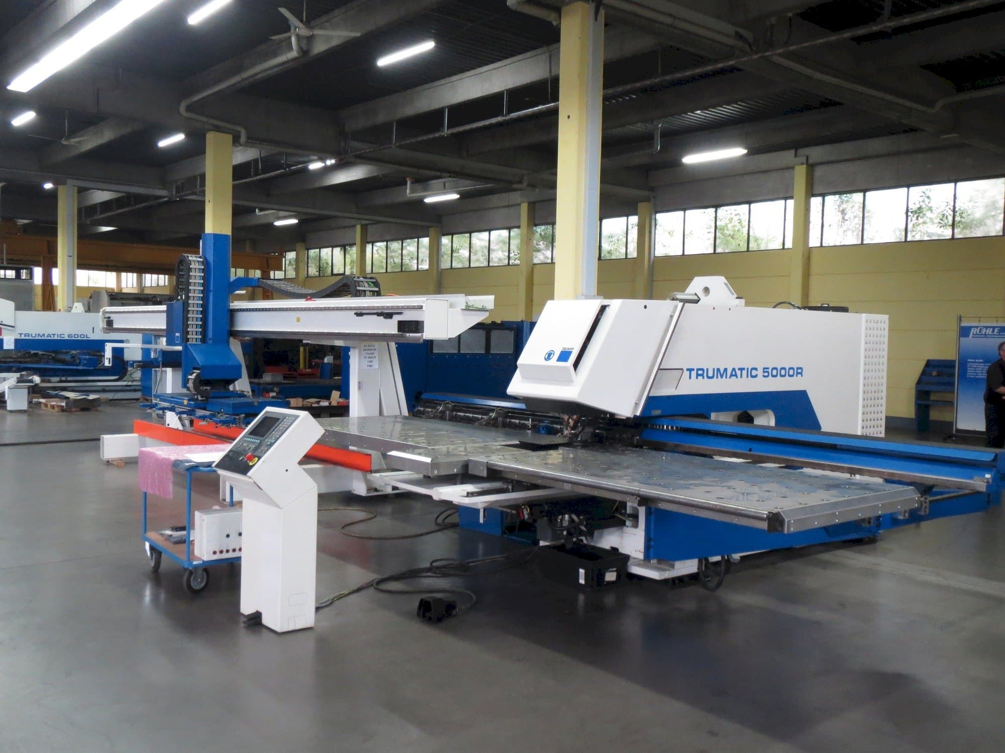 Vista frontale della macchina Trumpf Trumatic 5000 R