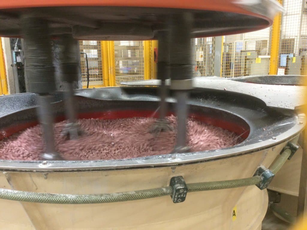 Vista frontale della macchina Rosler R4/1300.2 SF