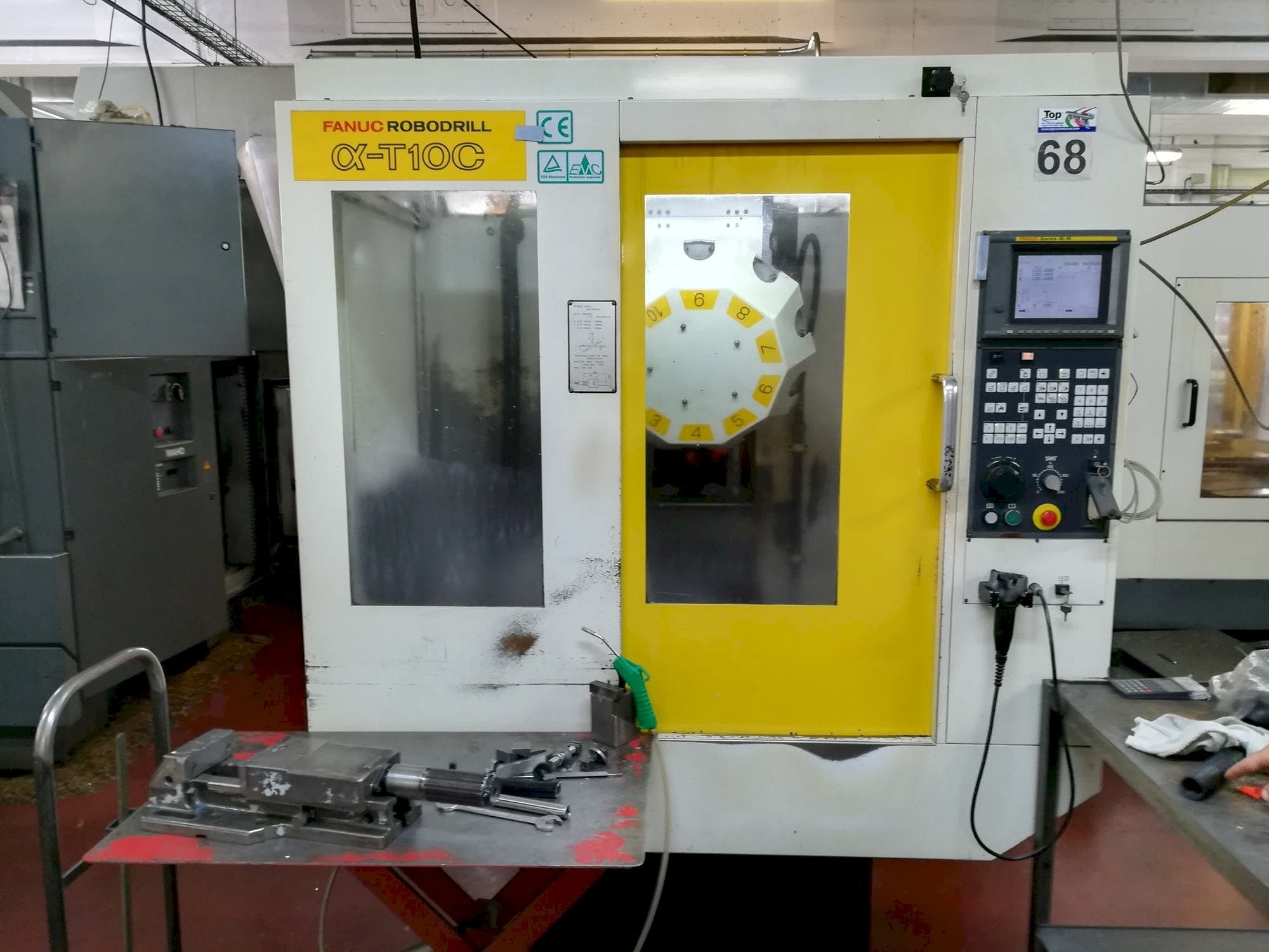 Vista frontale della macchina FANUC Robodrill alpha-T 10 C