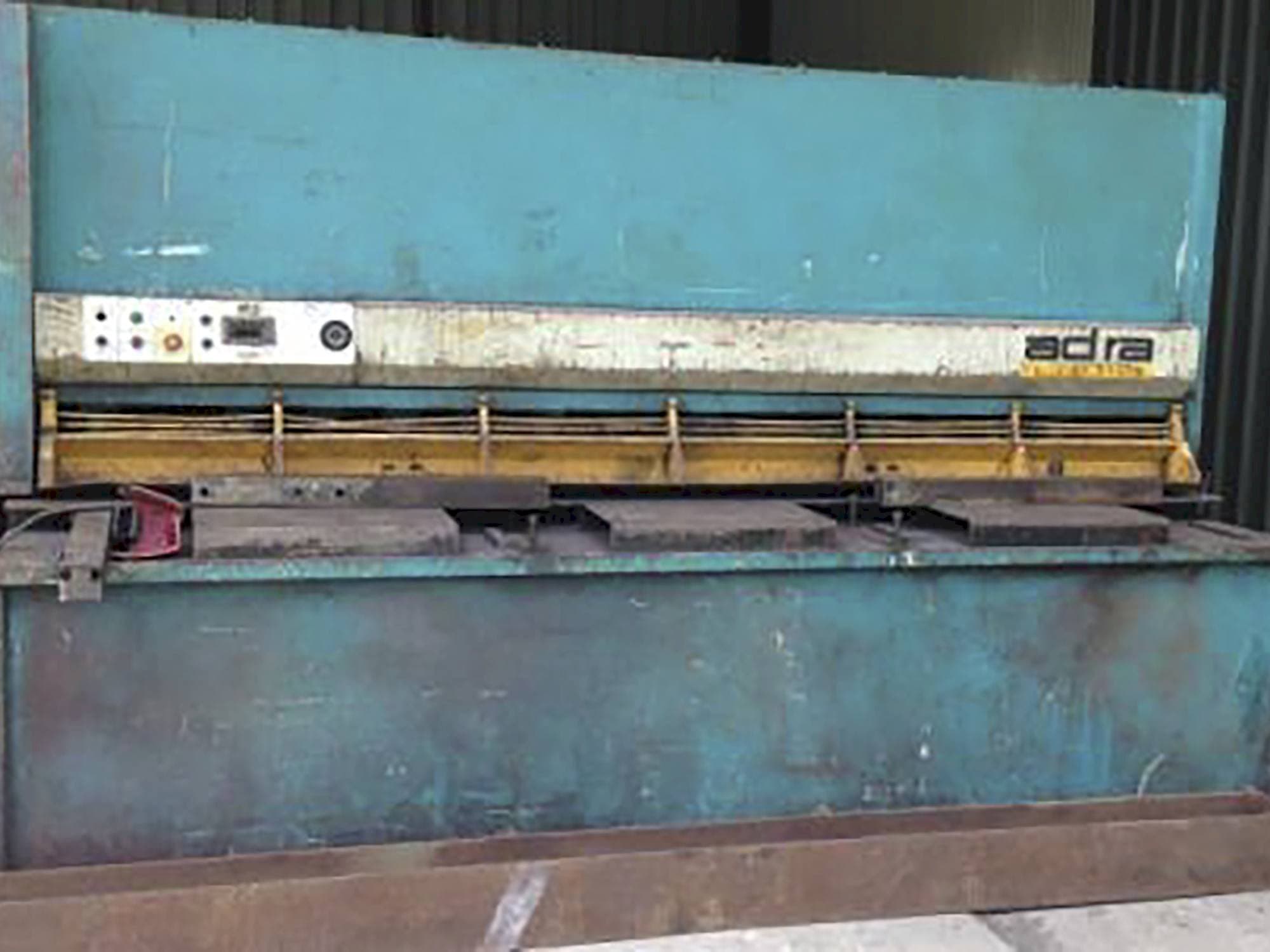 Vista frontale della macchina ADIRA GHS-1630