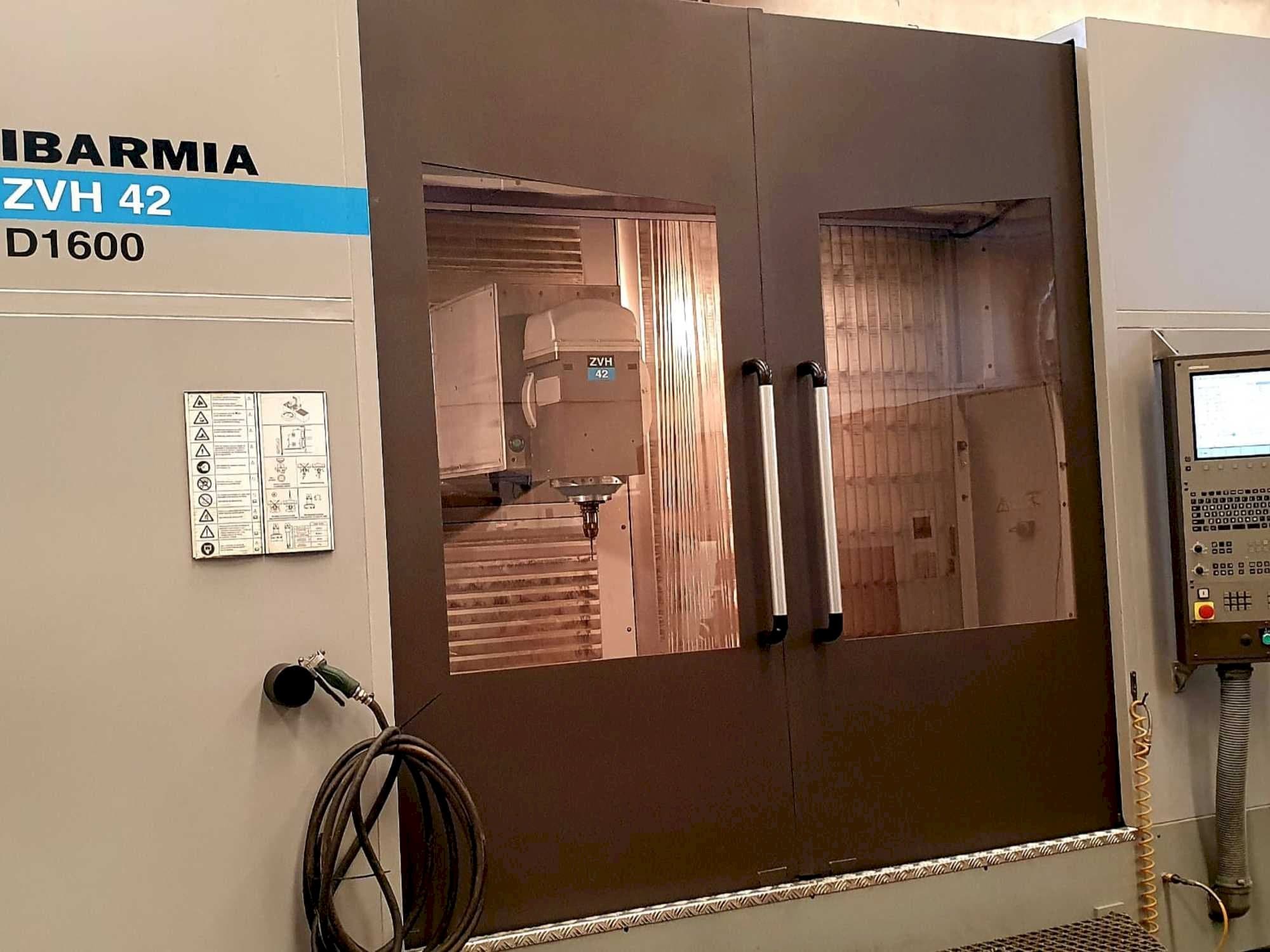 Vista frontale della macchina IBARMIA ZVH 42 D1600