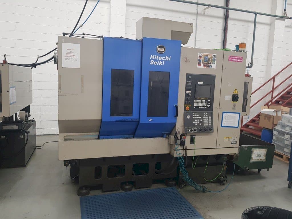 Vista frontale della macchina HITACHI SEIKI VS50