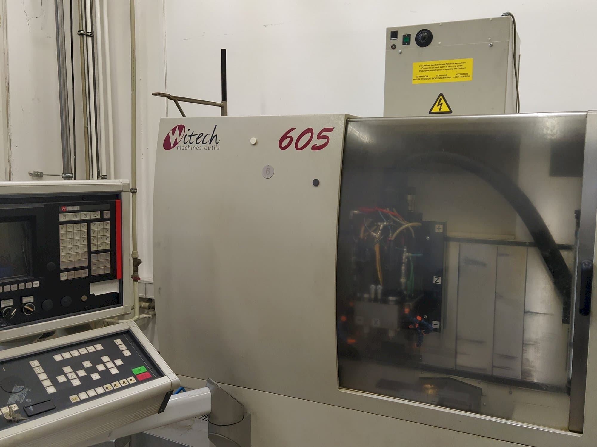 Vista frontale della macchina Witech 605