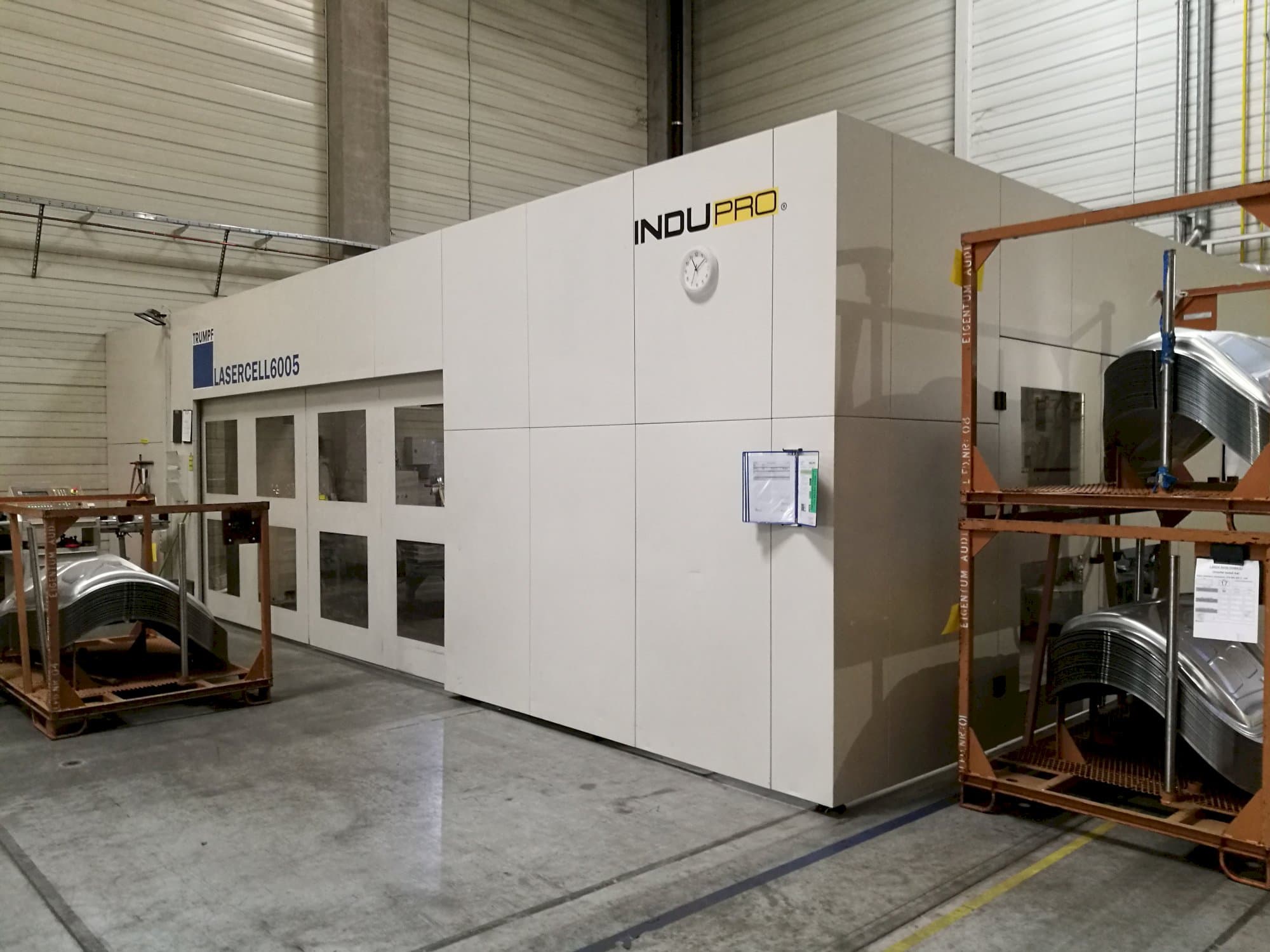 Vista lato destro della macchina Trumpf Lasercell 6005