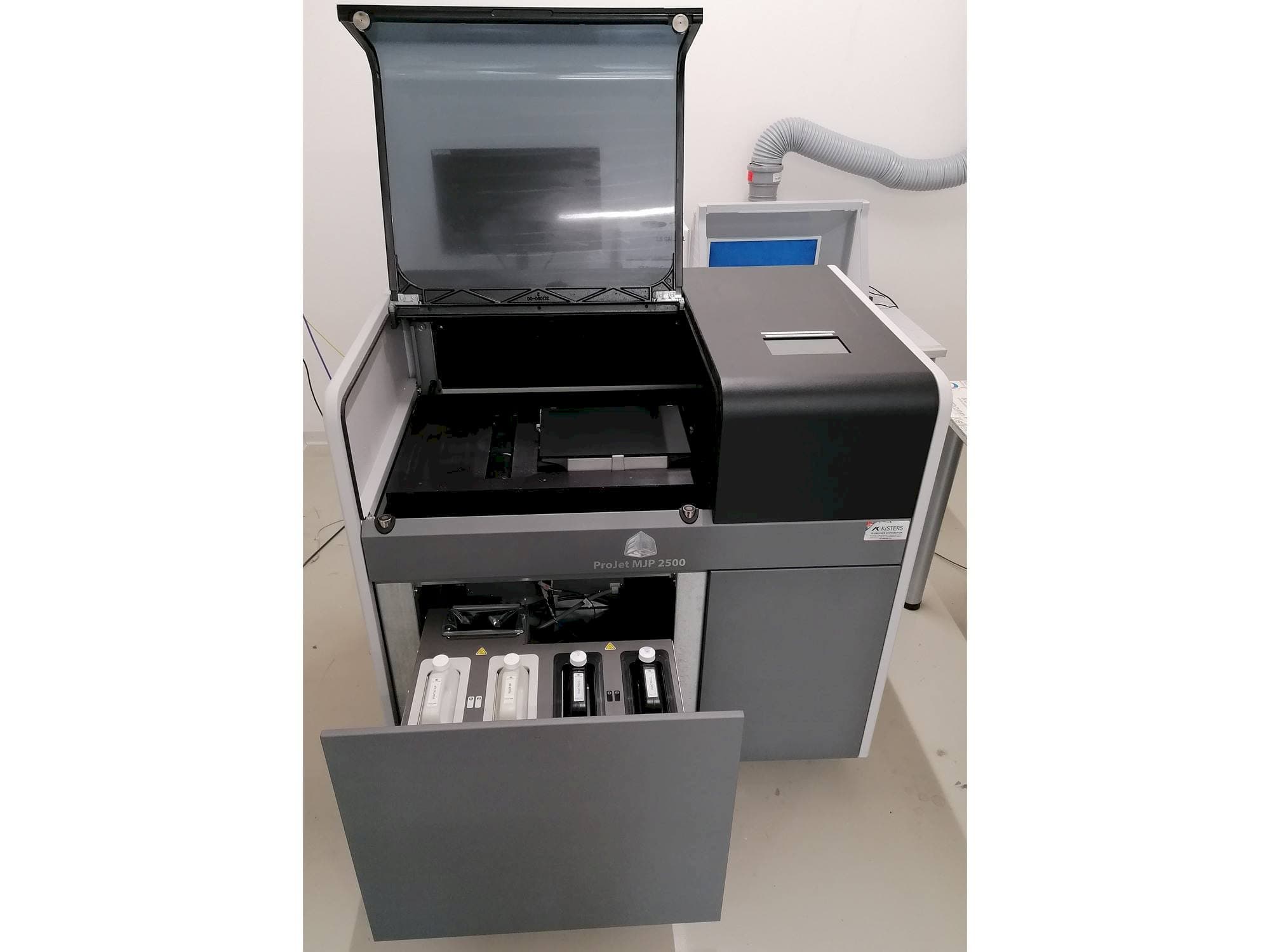 Vista frontale della macchina 3DSYSTEMS ProJet MJP 2500Plus