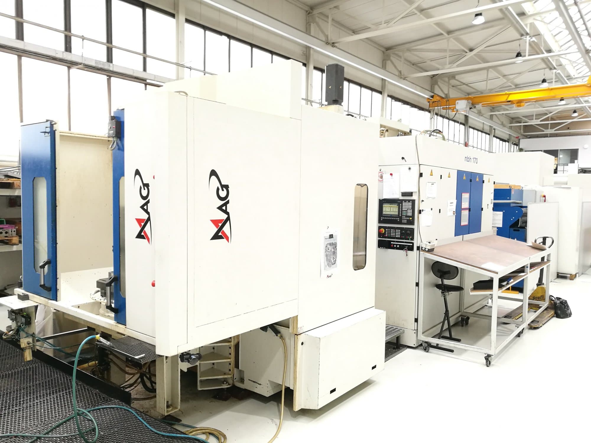 Vista lato sinistro della macchina Hueller Hille NBH 170