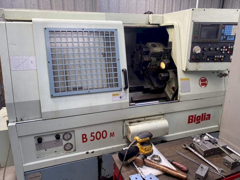 Vista frontale della macchina Biglia B 500 M