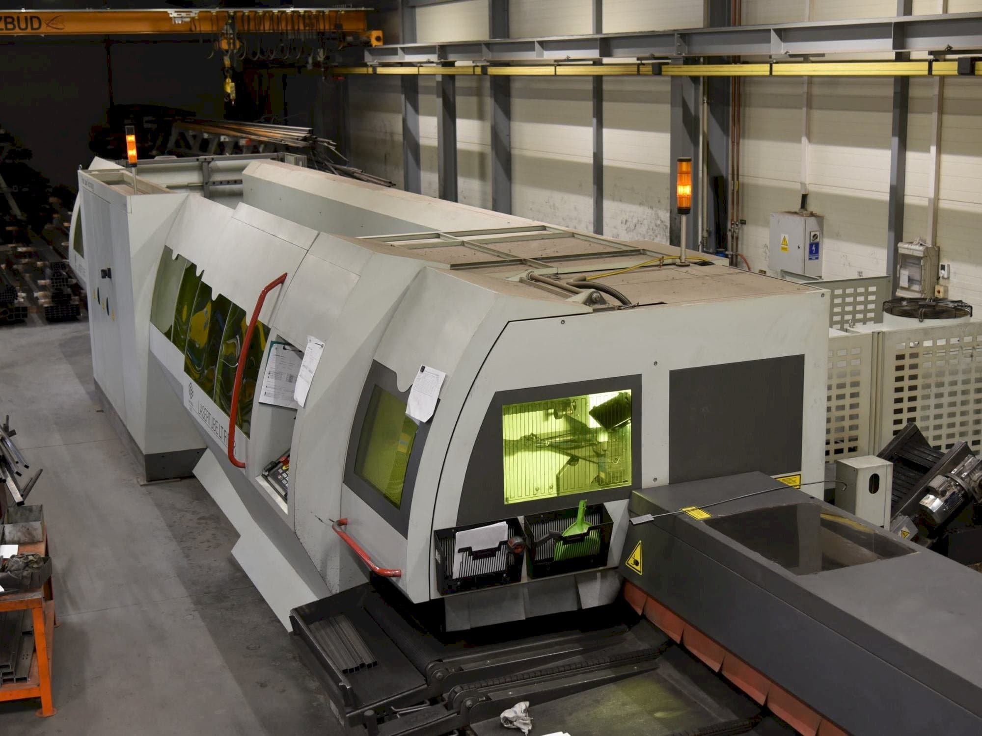 Vista frontale della macchina BLM ADIGE LaserTube LT Fiber