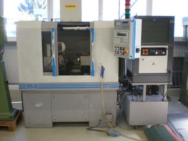 Vista frontale della macchina Monnier & Zahner M640