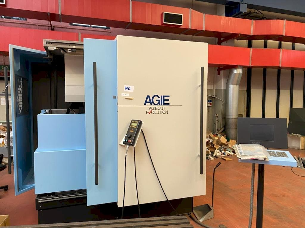 Vista frontale della macchina AGIE AGIEMATIC + AGIEPULS 60 HSF