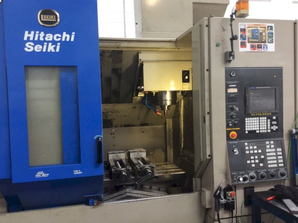 Vista frontale della macchina HITACHI SEIKI VS50