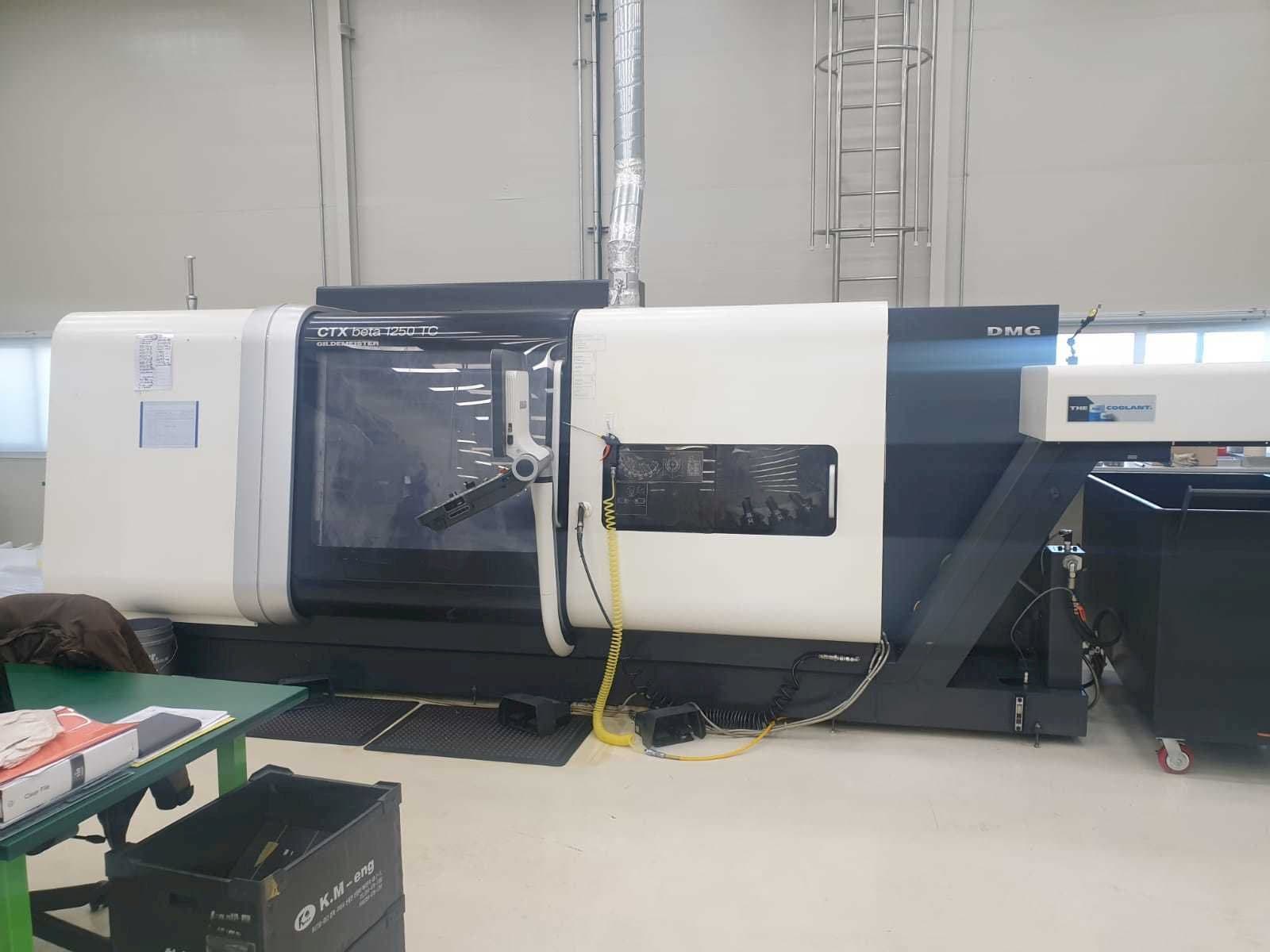 Vista frontale della macchina DMG MORI Gildemeister CTX Beta 1250 TC