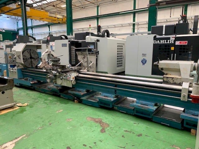 Vista frontale della macchina Poreba TPK 80x5000