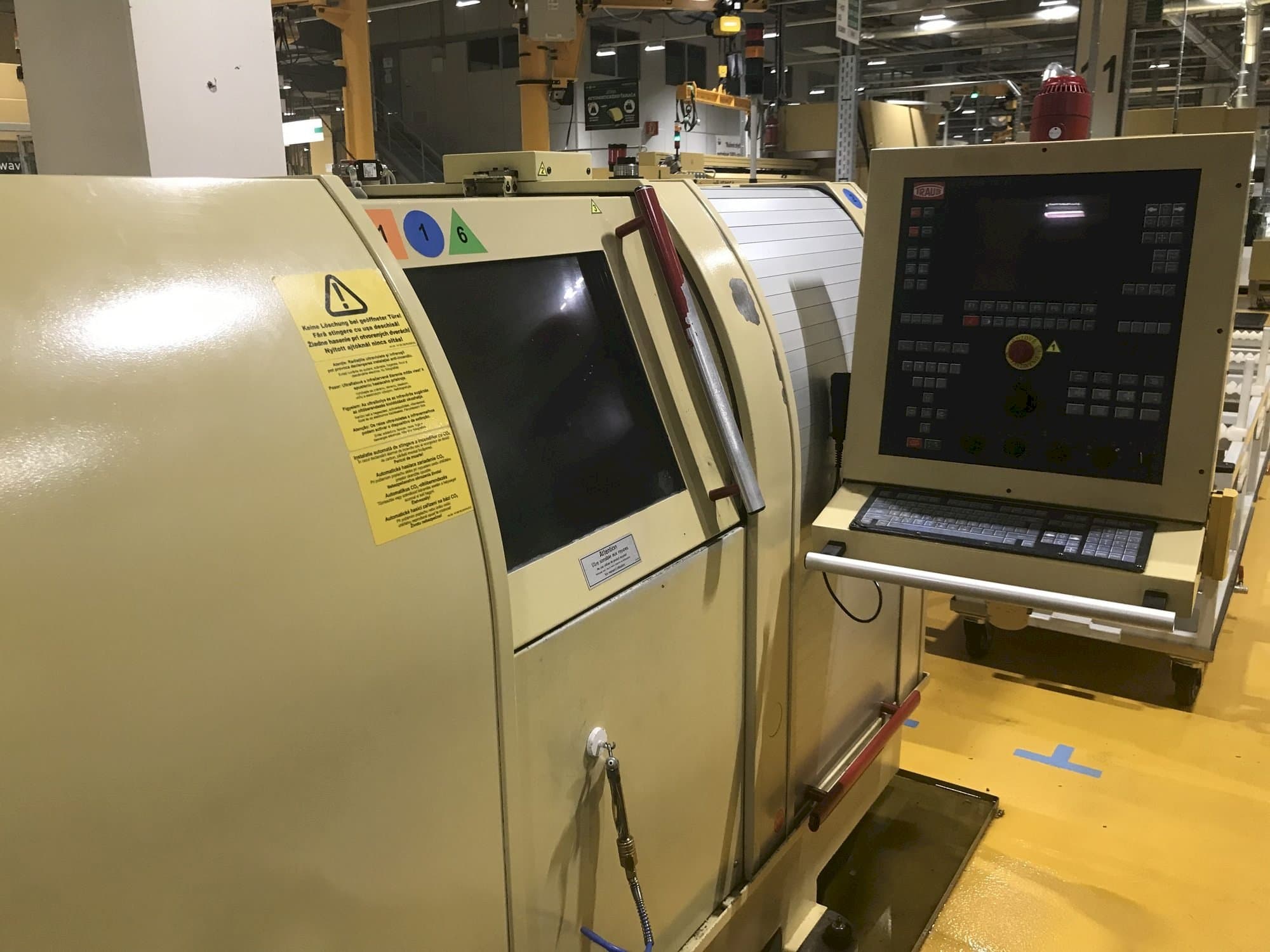 Vista frontale della macchina TRAUB TNL 26 K