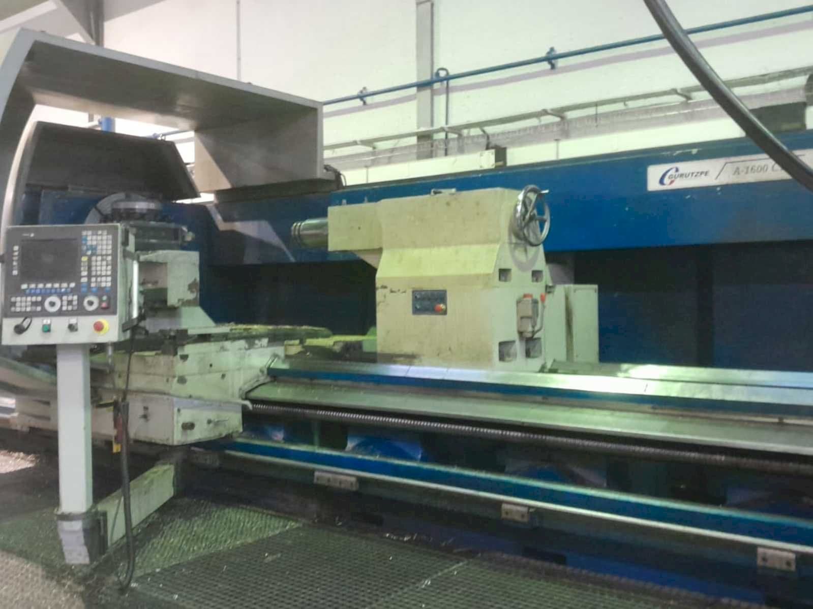 Vista frontale della macchina Gurutzpe A-1600 CNC