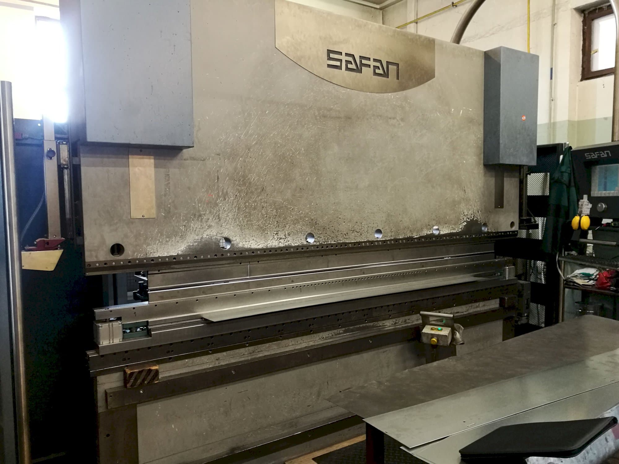 Vista lato sinistro della macchina Safan CNCL-K 120-3100 TS1