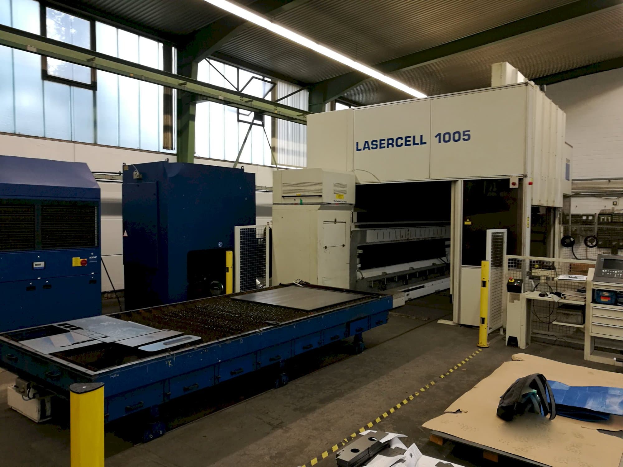 Vista lato sinistro della macchina Trumpf Lasercell TLC 1005