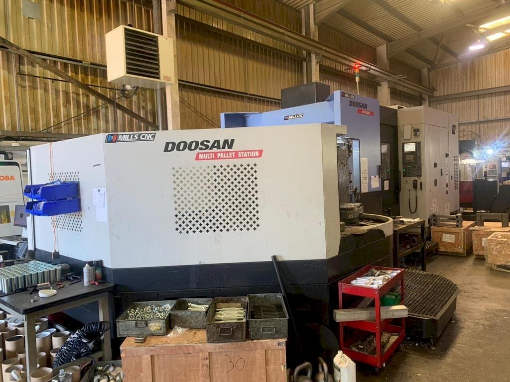 Vista frontale della macchina Doosan HP 6300