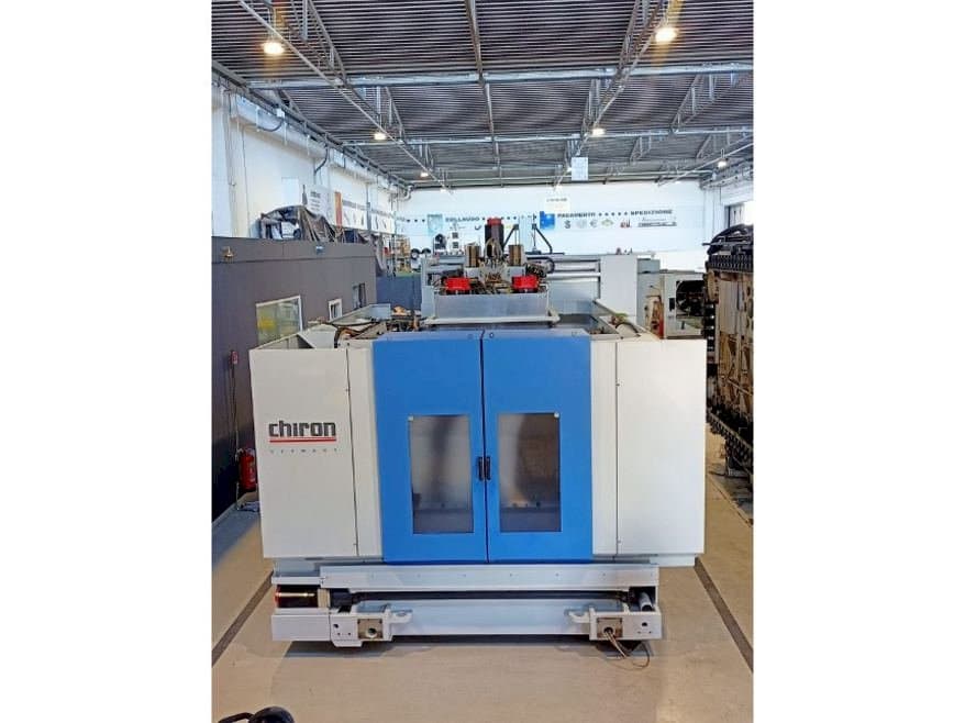 Vista frontale della macchina CHIRON DZ24 WM HS