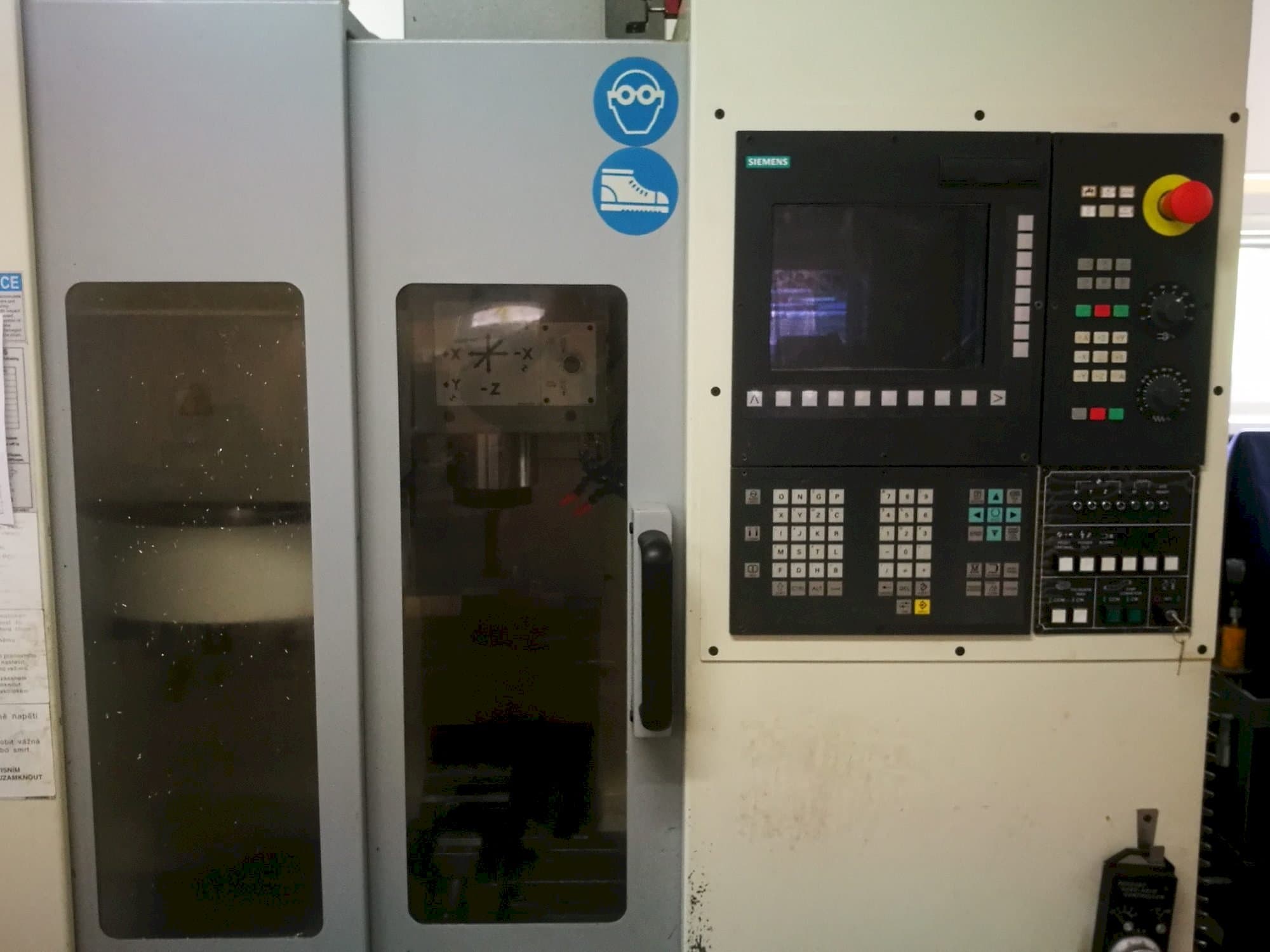 Vista frontale della macchina Chevalier 1418 VMC-40