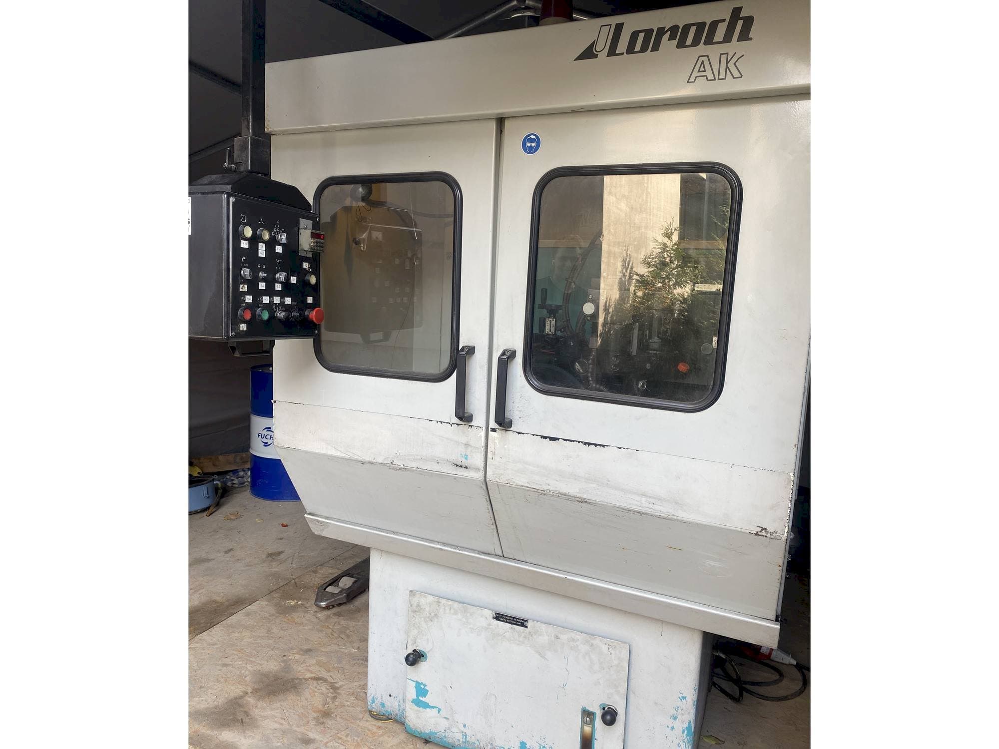 Vista frontale della macchina Loroch AK