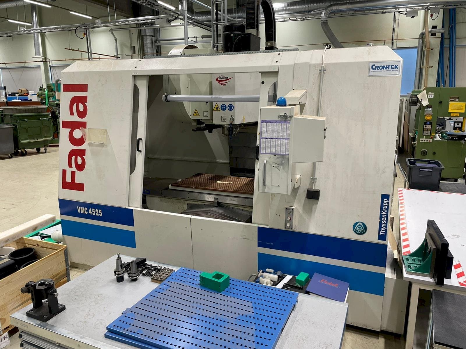 Vista frontale della macchina FADAL VMC 4525 HT