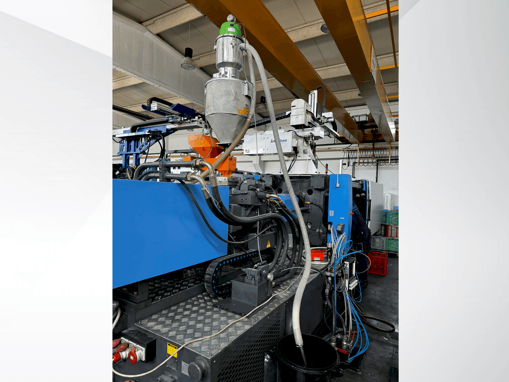 Vista frontale della macchina HAITIAN MA-4700 (2011)