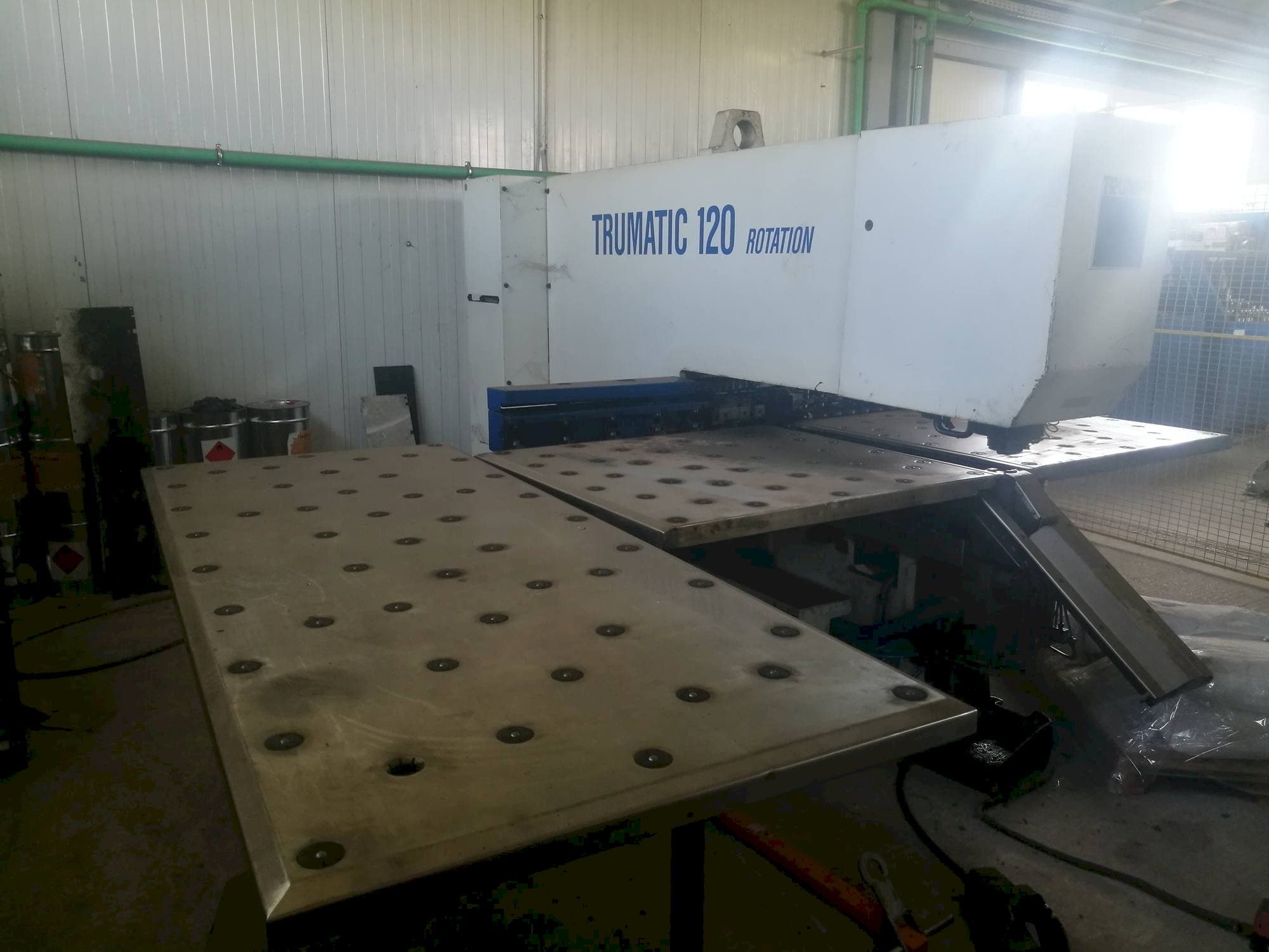 Vista frontale della macchina Trumpf Trumatic 120R