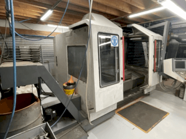 Vista frontale della macchina MAHO MH1200S