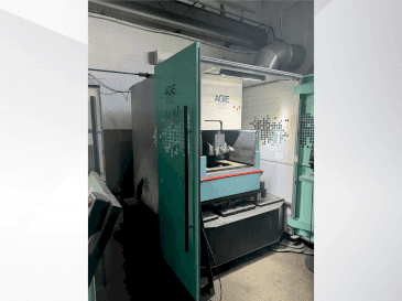 Vista frontale della macchina AGIE Agiecut Classic S