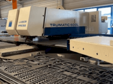 Vista frontale della macchina TRUMPF Trumatic 600L