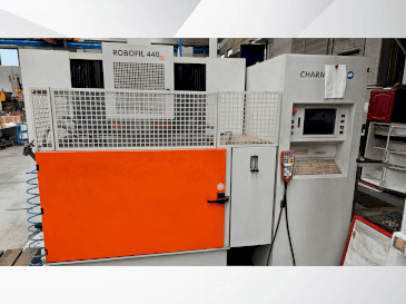 Vista frontale della macchina CHARMILLES Robofil 440SL