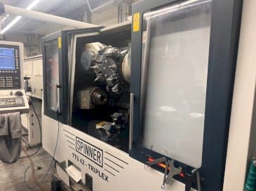 Vista frontale della macchina SPINNER TTS 42