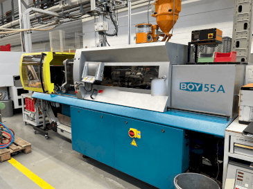 Vista frontale della macchina BOY 55A
