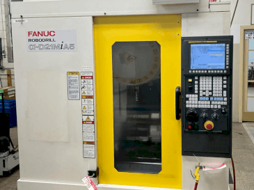 Vista frontale della macchina FANUC Robodrill D21MiA5