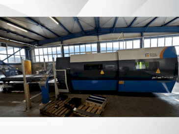 Vista frontale della macchina Prima Power PLATINO FIBER