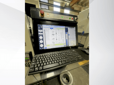 Vista frontale della macchina Makino U6 HEAT