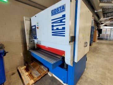 Vista frontale della macchina Costa MD5 CVV 1350