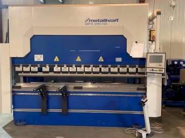 Vista frontale della macchina Metallkraft  GBPR30540-100